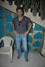 Sunil Shetty on the location of film Loot in Chandivali on 12th Sept 2011 (62).JPG